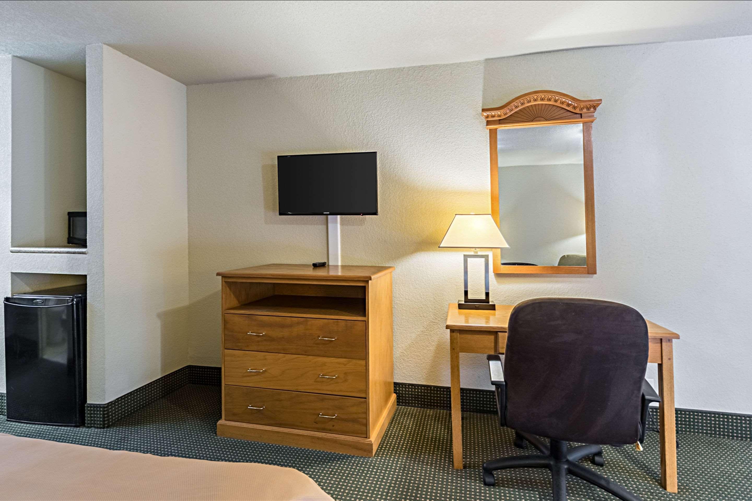 Econo Lodge Baytown Bagian luar foto
